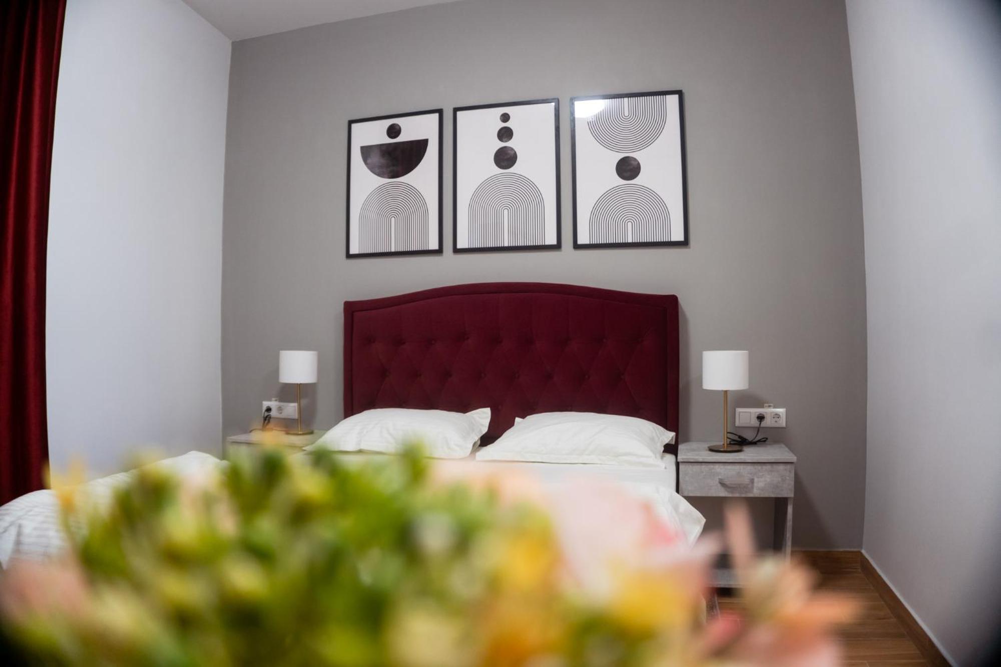 Hotel Fantazia Oradea Bagian luar foto